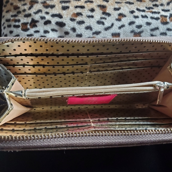 Wallet - Picture 7 of 7